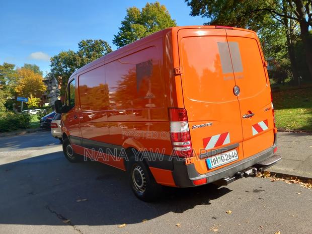 Mercedes-Benz Sprinter 2012 Orange photo 8