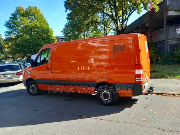 Mercedes-Benz Sprinter 2012 Orange photo 9