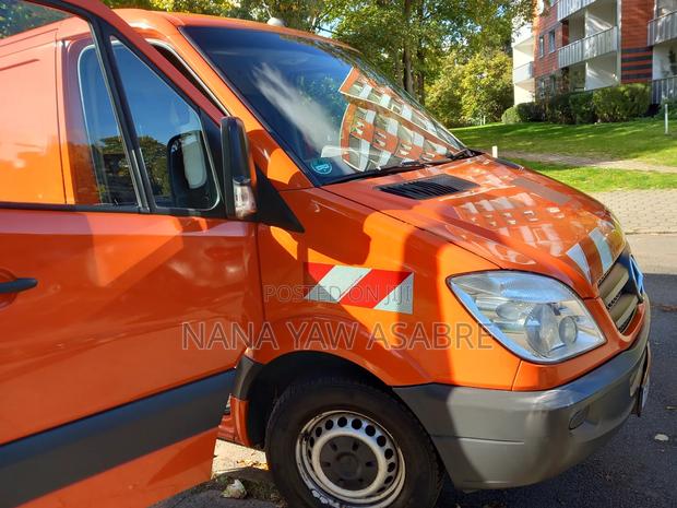 Mercedes-Benz Sprinter 2012 Orange photo 10