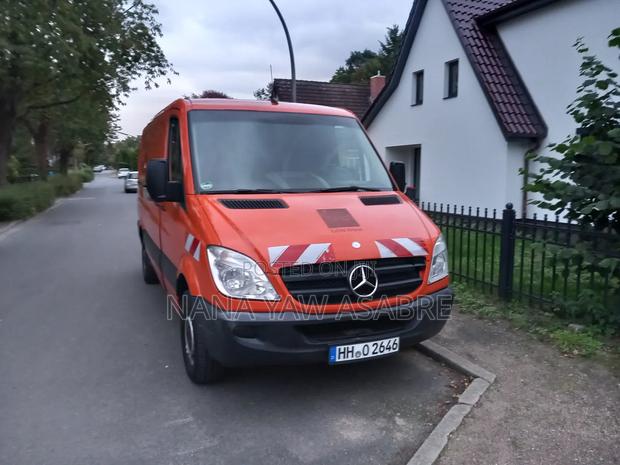 Mercedes-Benz Sprinter 2012 Orange photo 12