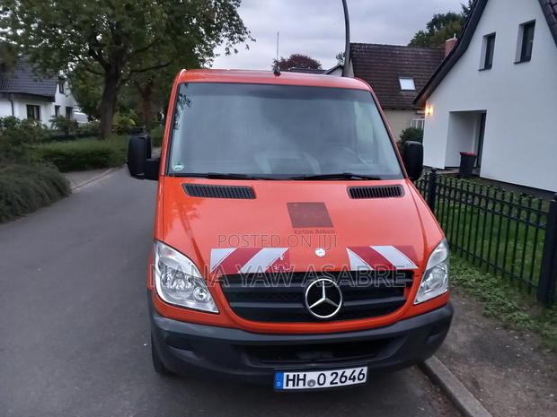 Mercedes-Benz Sprinter 2012 Orange photo 13