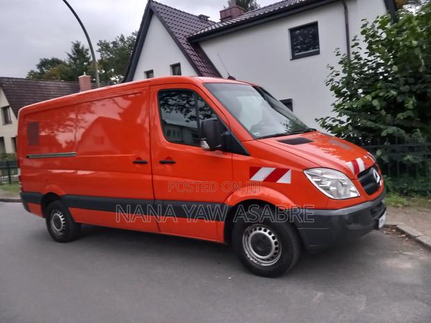 Mercedes-Benz Sprinter 2012 Orange