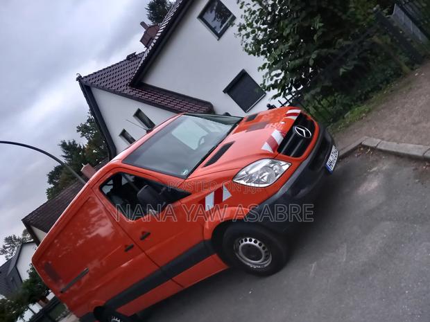 Mercedes-Benz Sprinter 2012 Orange photo 14