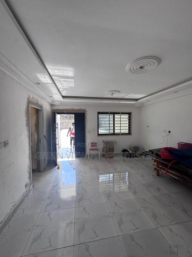 4bdrm Duplex in Kwabenya for rent photo 3