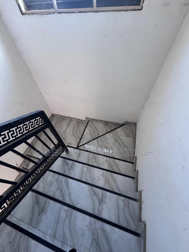 4bdrm Duplex in Kwabenya for rent photo 6