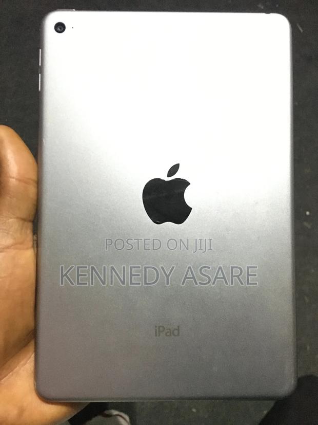 Apple iPad mini 4 128 GB Gray photo 2