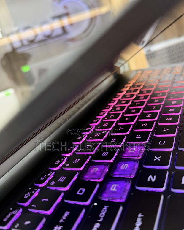 Laptop MSI Katana 15 16GB Intel Core i7 SSD 1T photo 2