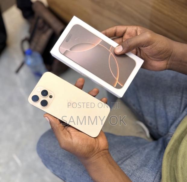 Apple iPhone 16 Pro 128 GB Gold photo 2