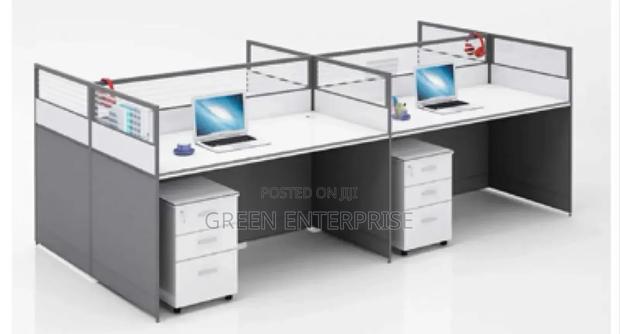 Modern 4-person Office Workstation
