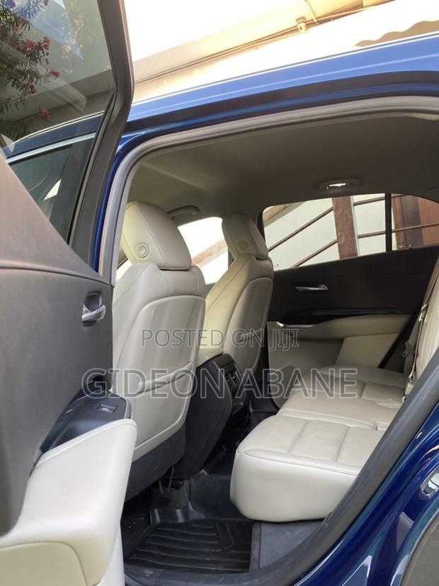 Cadillac XT4 2019 Blue photo 5