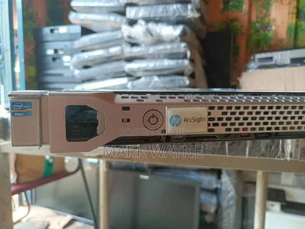 Server HP ProLiant DL360 Gen10 8GB Intel Xeon HDD+SSD 1T photo 2