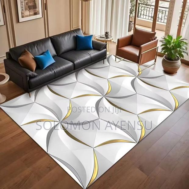 Modern Graphic Pattern Area Rug, Available in Two Sizes