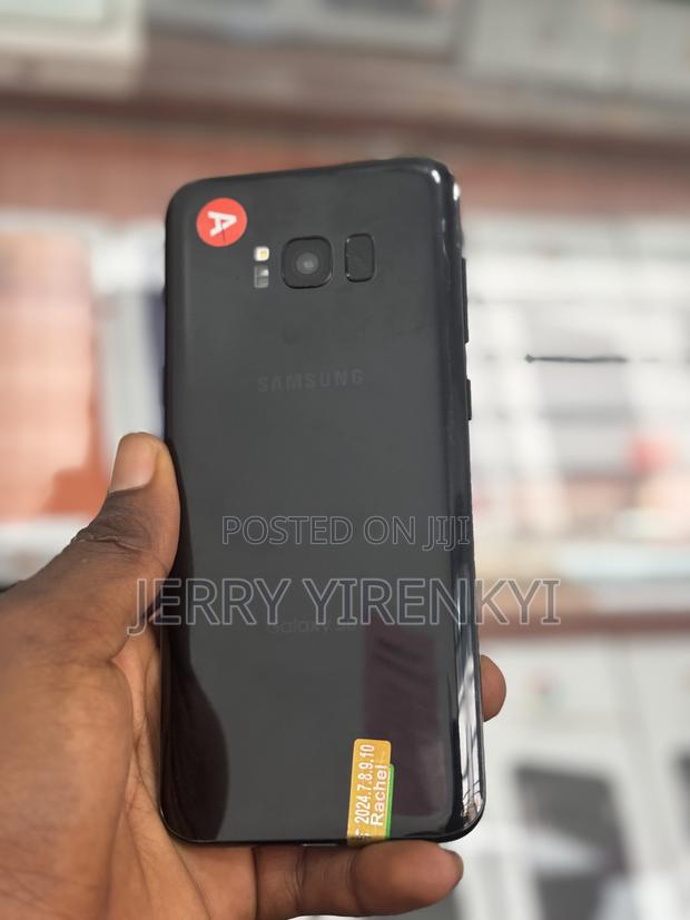 Samsung Galaxy S8 Plus 128 GB Black photo 3