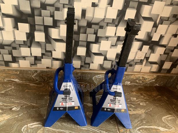 Strongway 6 - Ton Double Locking Jack Stands