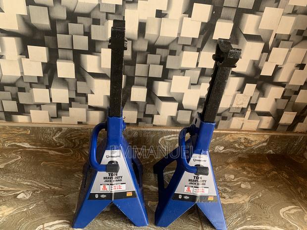 Strongway 6 - Ton Double Locking Jack Stands photo 3