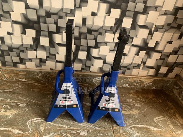 Strongway 6 - Ton Double Locking Jack Stands photo 2