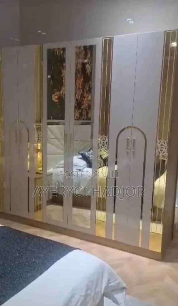 A Topnotch Master Class Bed Set photo 5