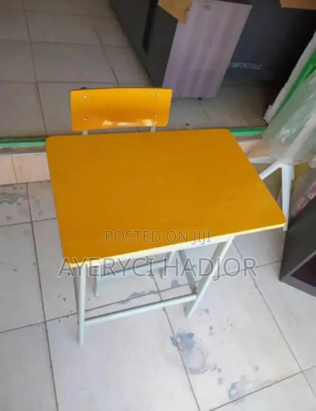 A Modern Mono Desk