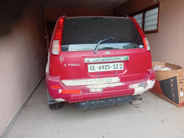 Nissan X-Trail 2.0 Petrol XE 2010 Red photo 9