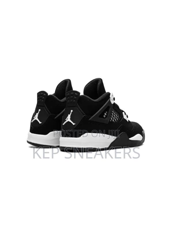Nike Air Jordan 4 Retro "White Thunder" · Photo 3