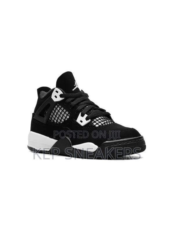 Nike Air Jordan 4 Retro "White Thunder" · Photo 4