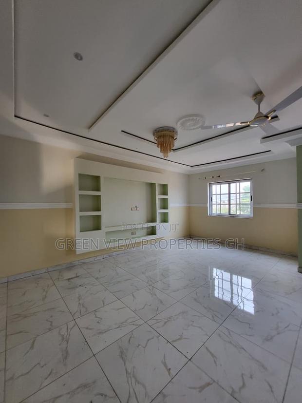 3bdrm Apartment in West Hills Mall Area for rent