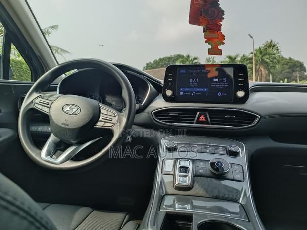 Hyundai Santa Fe SEL 2021 Black photo 9