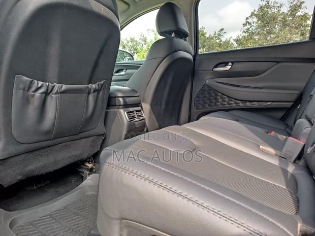 Hyundai Santa Fe SEL 2021 Black photo 12