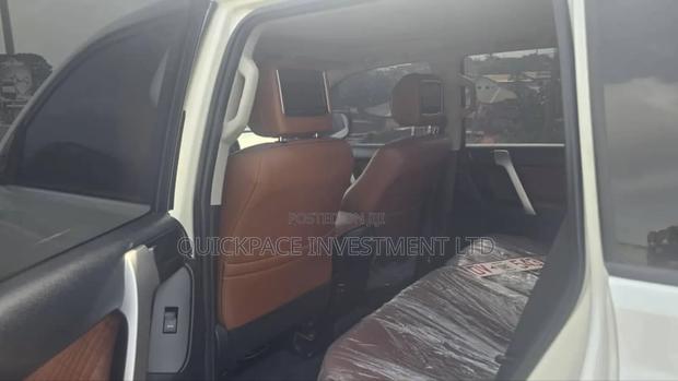 Toyota Land Cruiser Prado 2.7 2017 White