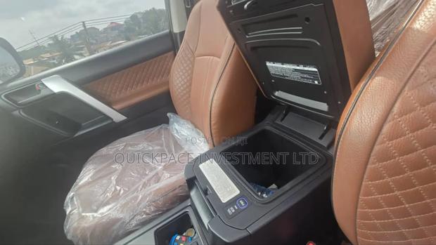 Toyota Land Cruiser Prado 2.7 2017 White