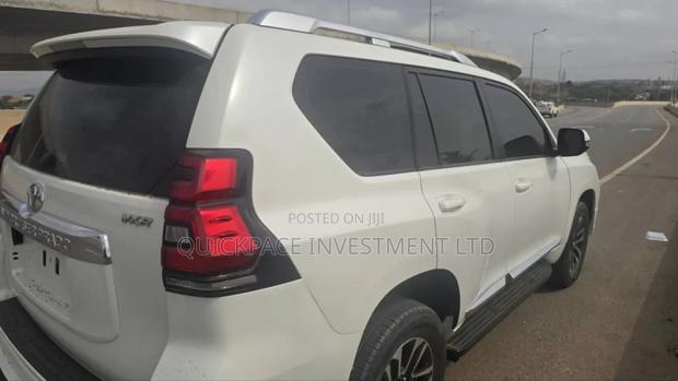 Toyota Land Cruiser Prado 2.7 2017 White