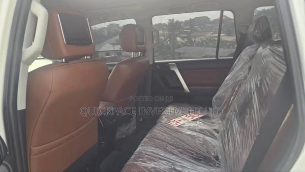 Toyota Land Cruiser Prado 2.7 2017 White