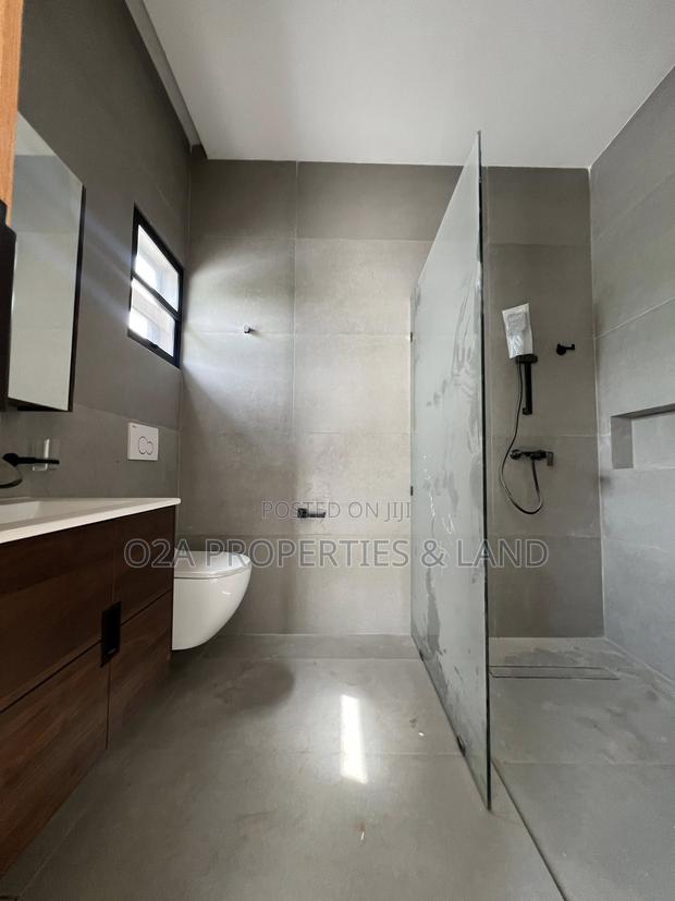 3bdrm House in Ashaley Botwe , for sale photo 11