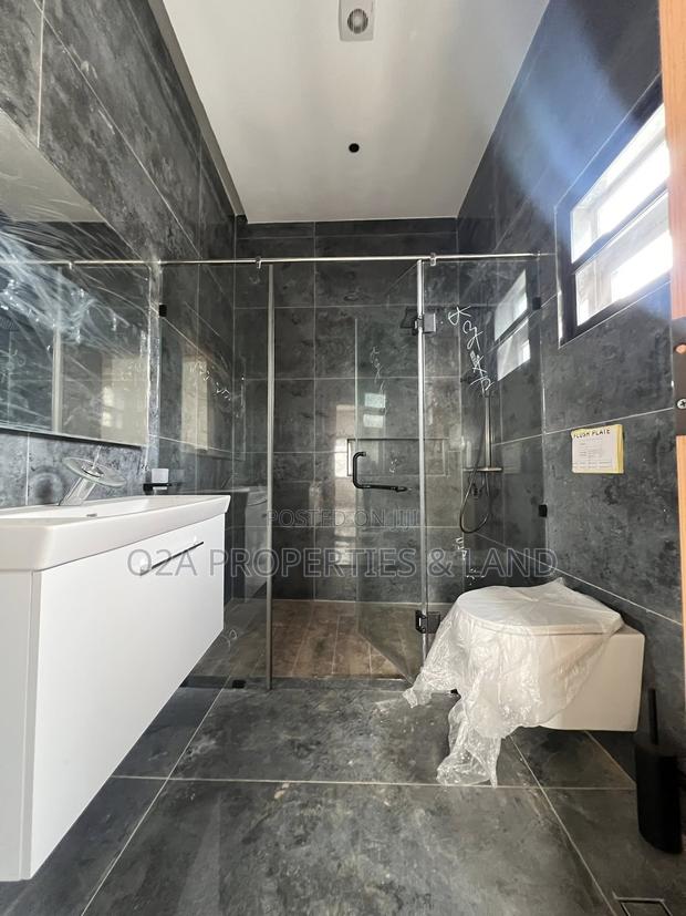 3bdrm House in Ashaley Botwe , for sale photo 12