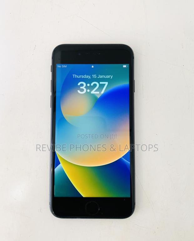 Apple iPhone 8 64 GB Black photo 2