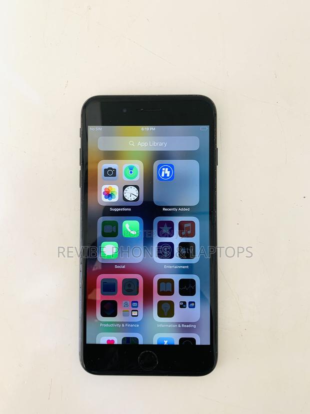 Apple iPhone 7 Plus 128 GB Black photo 2