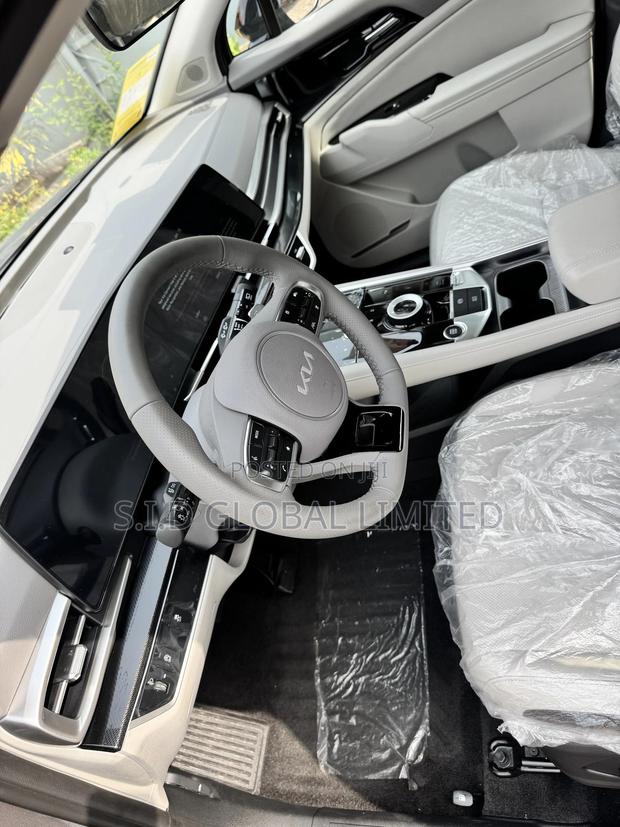 New Kia Sportage 2025 Silver photo 3