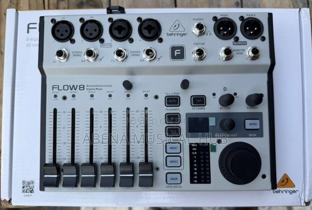 Flow 8 Digital Mixer · Photo 3