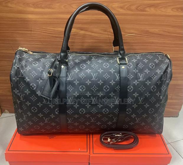Branded Traveling Bag photo 3