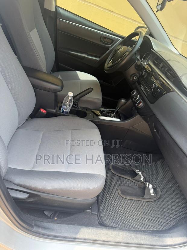 Toyota Corolla LE ECO 4dr Sedan (1.8L 4cyl CVT) 2017 Silver