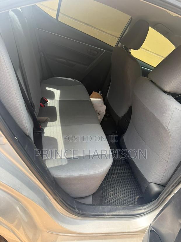 Toyota Corolla LE ECO 4dr Sedan (1.8L 4cyl CVT) 2017 Silver