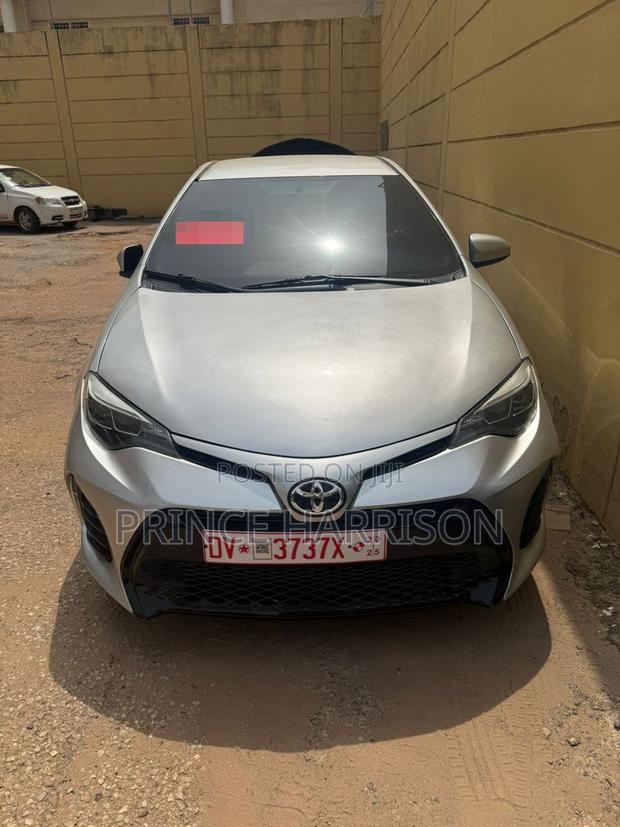 Toyota Corolla LE ECO 4dr Sedan (1.8L 4cyl CVT) 2017 Silver