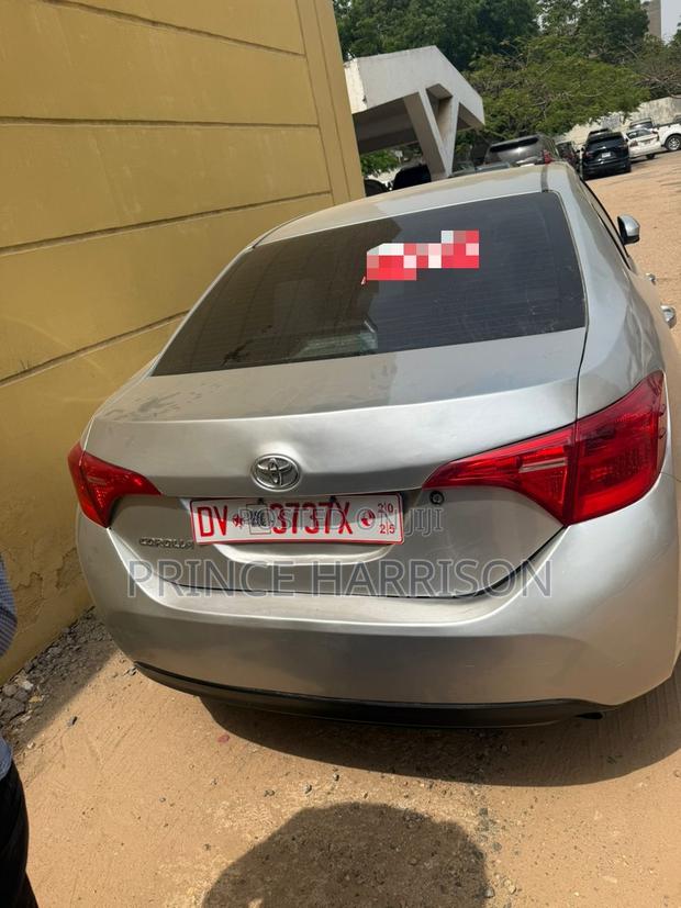 Toyota Corolla LE ECO 4dr Sedan (1.8L 4cyl CVT) 2017 Silver