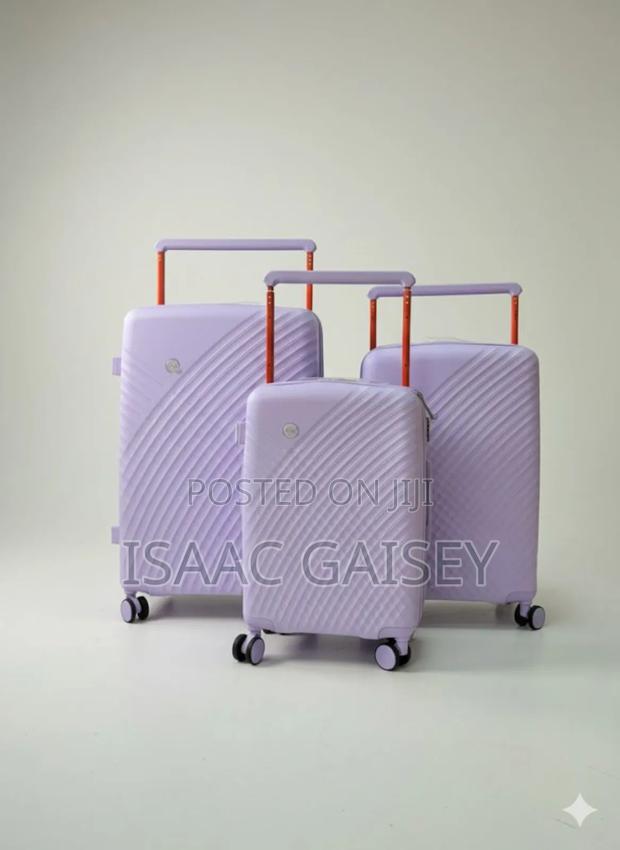 Three Set High Quality Anticrake Luxury Luggages In Different Colors · Photo 3
