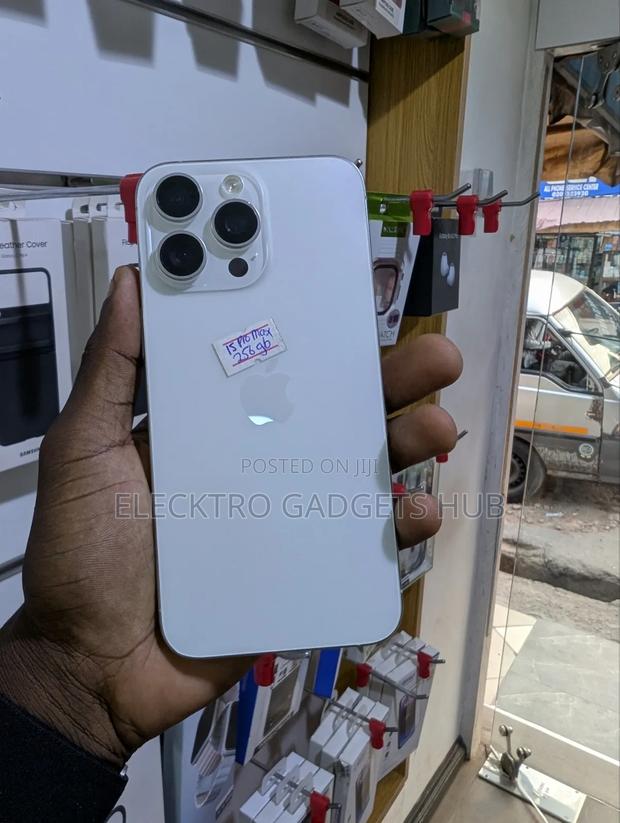 Apple iPhone 15 Pro Max 256 GB White