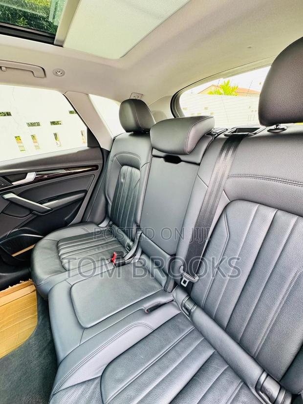 Audi Q5 2.0T Premium AWD quattro 2018 Gray