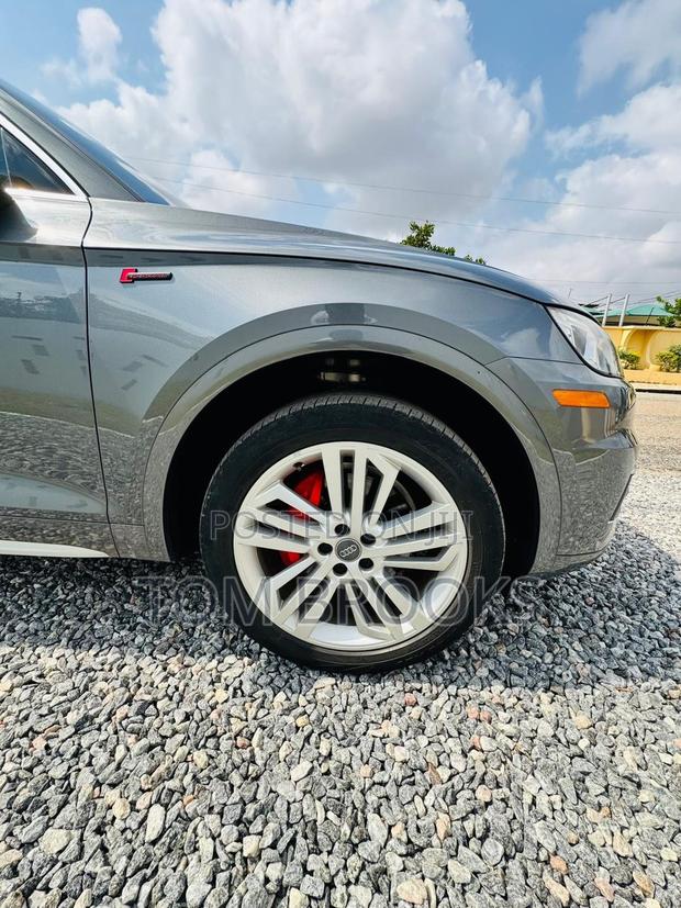 Audi Q5 2.0T Premium AWD quattro 2018 Gray