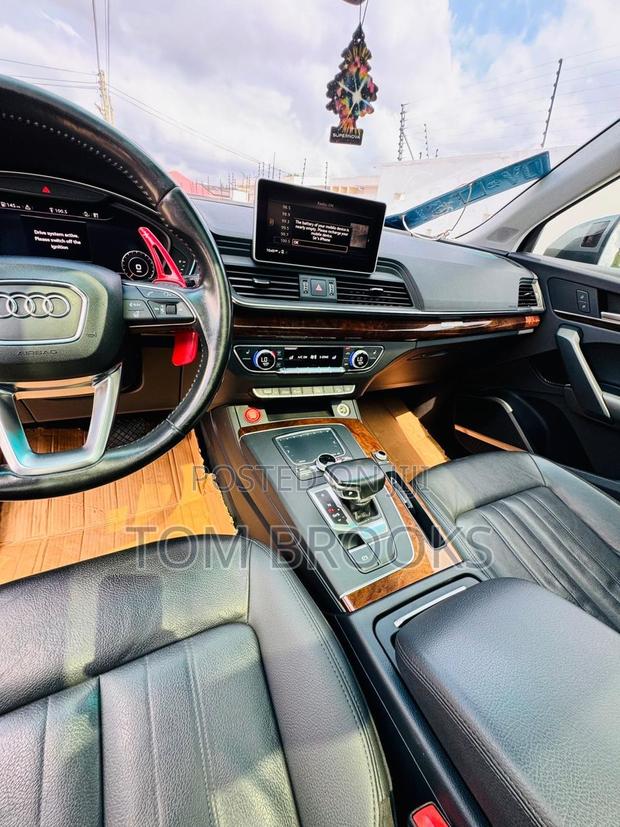 Audi Q5 2.0T Premium AWD quattro 2018 Gray