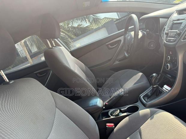 Hyundai Elantra 2015 Silver photo 3