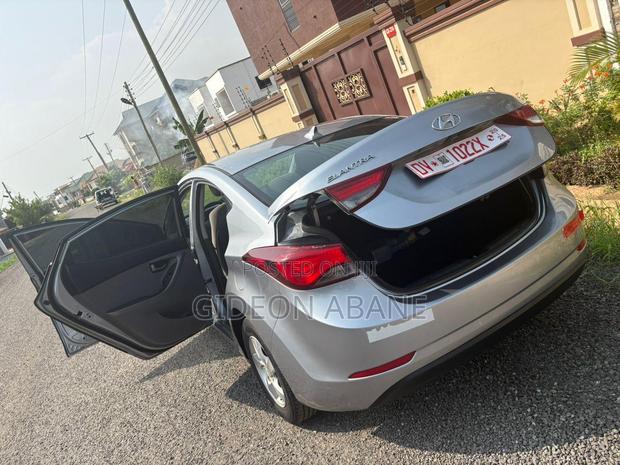 Hyundai Elantra 2015 Silver photo 6